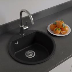 GraniteMy Bremen ronde granieten spoelbak 43 cm zwart opbouw en onderbouw met kraangatbank met rvs plug 1208953206