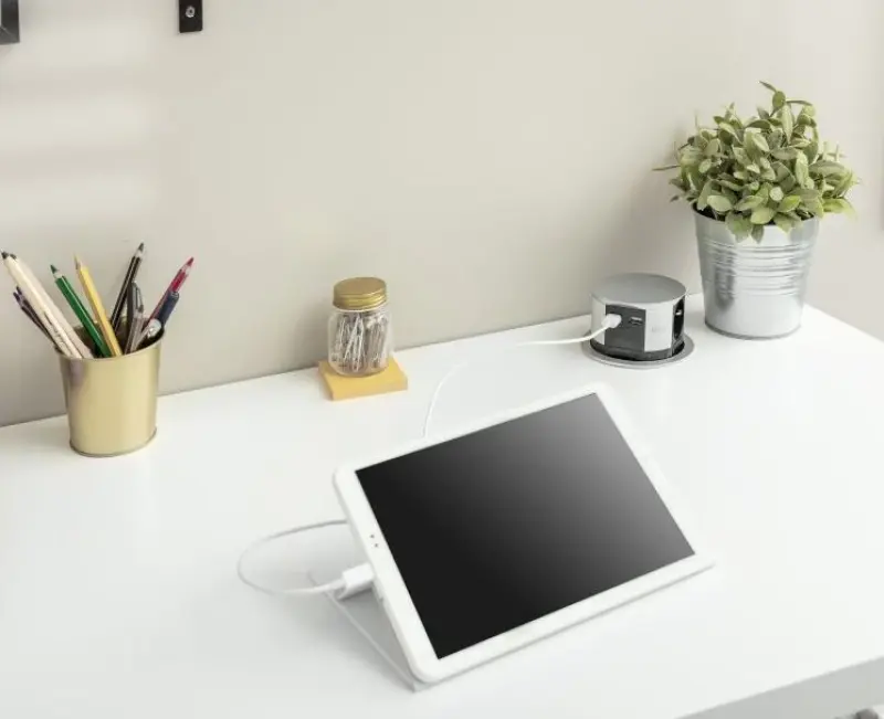 Indux Push verzinkbare randaarde zilveren keuken stopcontact in werkblad met 3 stopcontacten en 2 x USB 1208957411