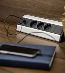 Indux Corner hoek keuken stopcontact met 3 penaarde stopcontacten en 2 USB opladers 1208957442