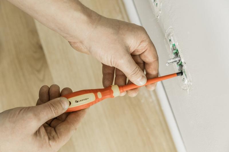 Hoegert Geïsoleerde schroevendraaier PH1 80 mm 1000 V S2 staal 1208960022