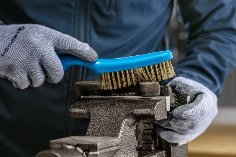 Hoegert Draadborstel met vier rijen messingdraad 1208960283