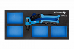 Hoegert Riveter betekent "klinknagel" in het Nederlands. 1208962050