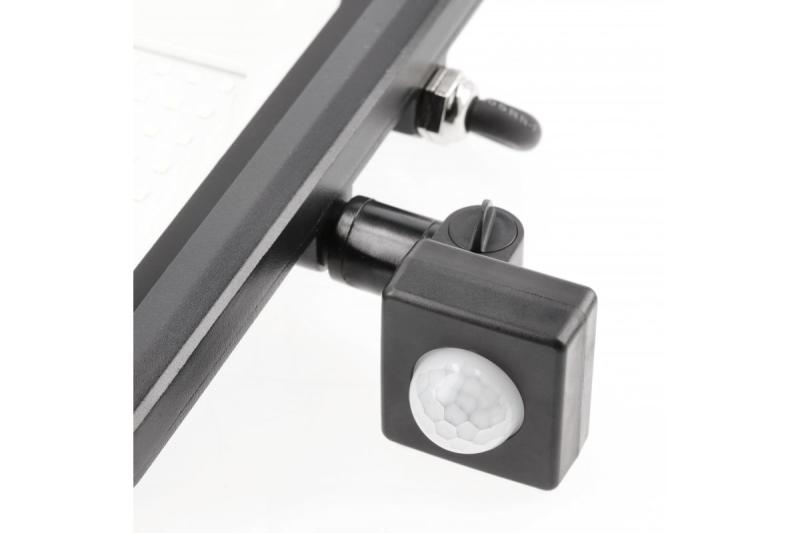 LED floodlight iNEXT with motion sensor 30W 2400lm, PF>0,9, RA>80, IP65, 120°, 6400K, black body 1208962860