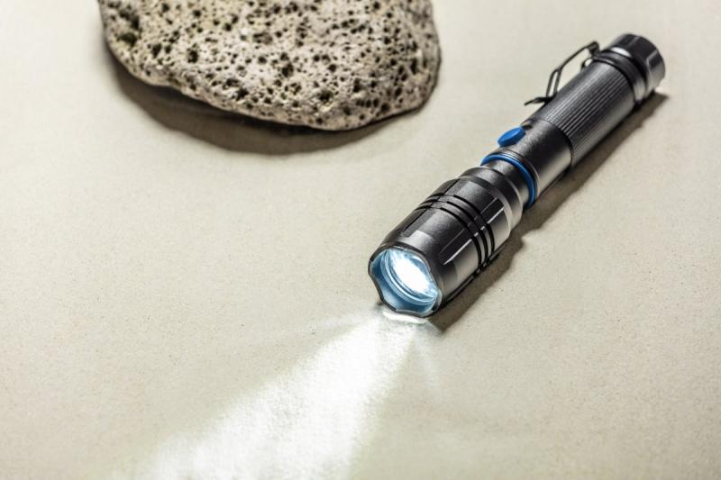 LED Flashlight with built in battery 2000mAh, 8W, 800lm, 6400K, IP20, black 1208963352