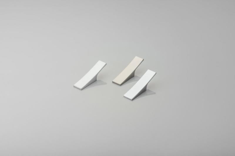 Hanger 804 1208966460